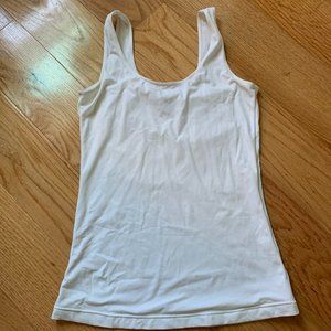 Maidenform (L) white tank/ cami